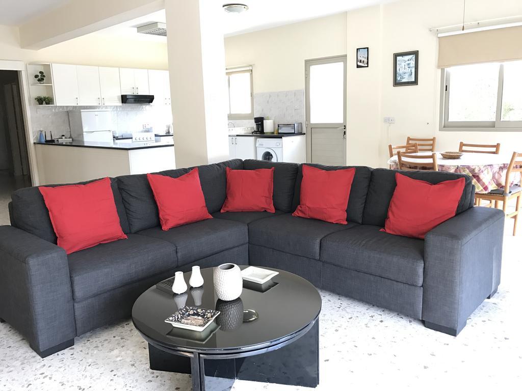 Himonas Apartments Pissoúri Eksteriør bilde