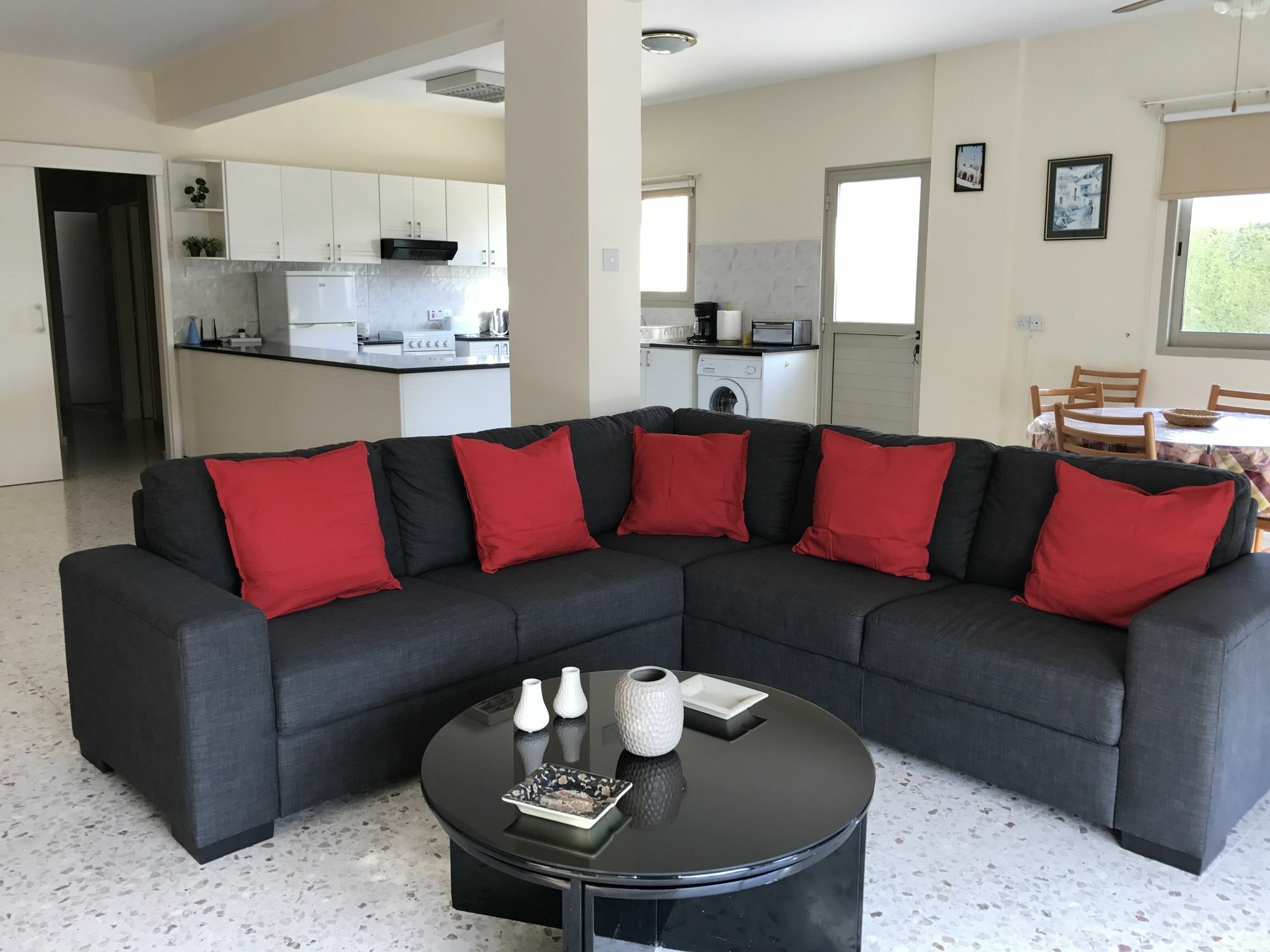 Himonas Apartments Pissoúri Eksteriør bilde